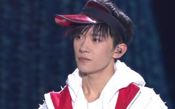 易烊千玺火的原因,易烊千玺生日