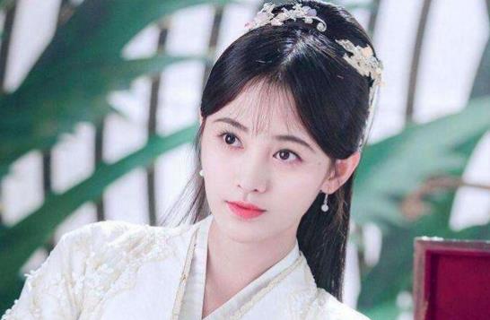 赵露思和鞠婧祎是什么关系,赵露思性格怎么样