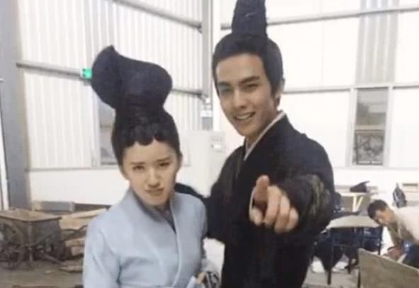 宋威龙夸赵露思好看,赵露思是有人捧的 宋威龙夸赵露思好看,赵露思是有人捧的