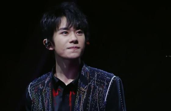 易烊千玺单亲家庭,易烊千玺是怎么火起来的