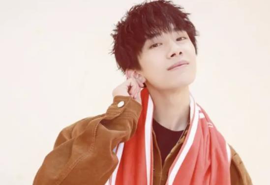 易烊千玺家里穷,易烊千玺目前的咖位