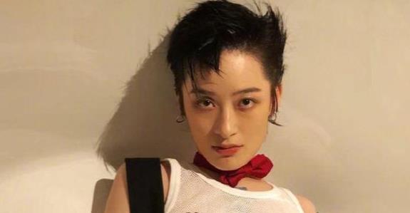 曾轶可为什么不火了,曾轶可为什么不留长发