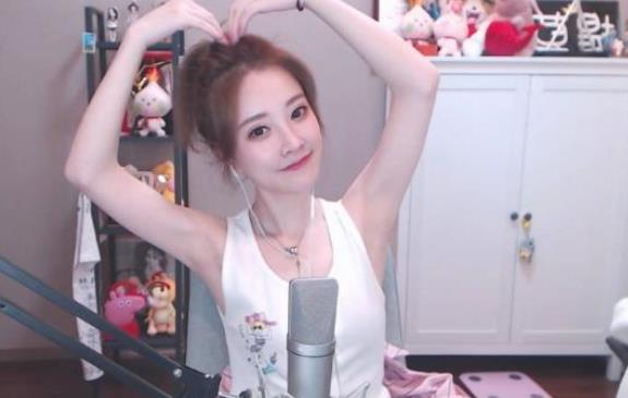 冯提莫现在怎么没人气了,冯提莫身高多少 冯提莫现在怎么没人气了,冯提莫身高多少