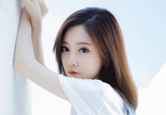 冯提莫现在怎么没人气了,冯提莫身高多少 冯提莫现在怎么没人气了,冯提莫身高多少