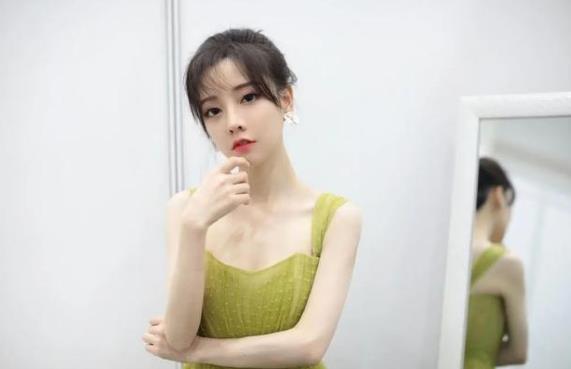 冯提莫现在怎么没人气了,冯提莫身高多少 冯提莫现在怎么没人气了,冯提莫身高多少