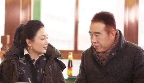 陈红陈凯歌怎么在一起的,陈红陈凯歌小几岁