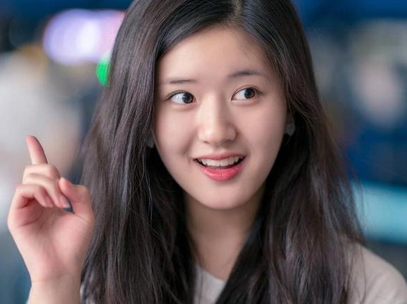 赵露思的出道经历,赵露思推荐的洗面奶