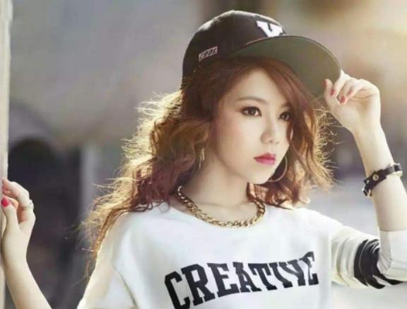 邓紫棋是怎么火起来的,邓紫棋为什么写泡沬