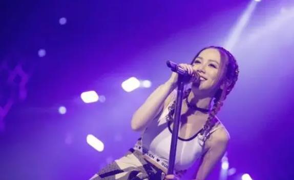 邓紫棋是怎么火起来的,邓紫棋为什么写泡沬