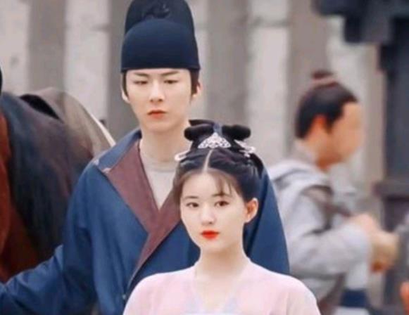 赵露思拦住刘宇宁被反手甩飞,赵露思喜欢什么