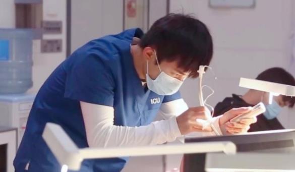 易烊千玺电影中国医生,易烊千玺名字的由来