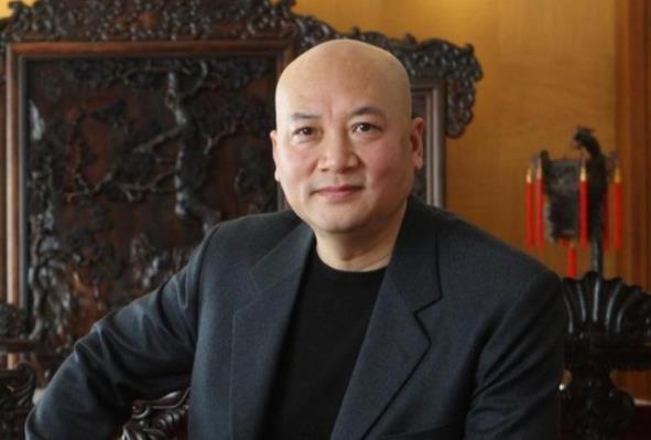 迟重瑞为什么那么有钱,迟重瑞为什么一直光头