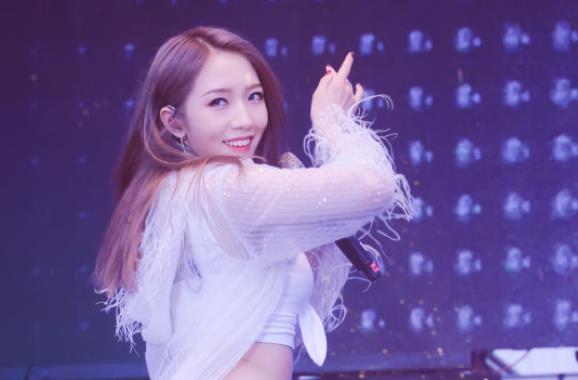 孟美岐怎么红的,孟美岐怎么进的乐华