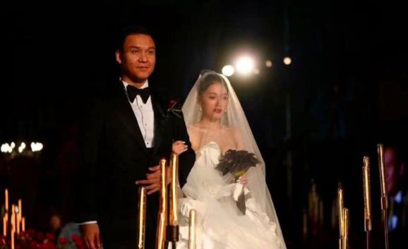 李嘉格什么时候结的婚,李嘉格多大了