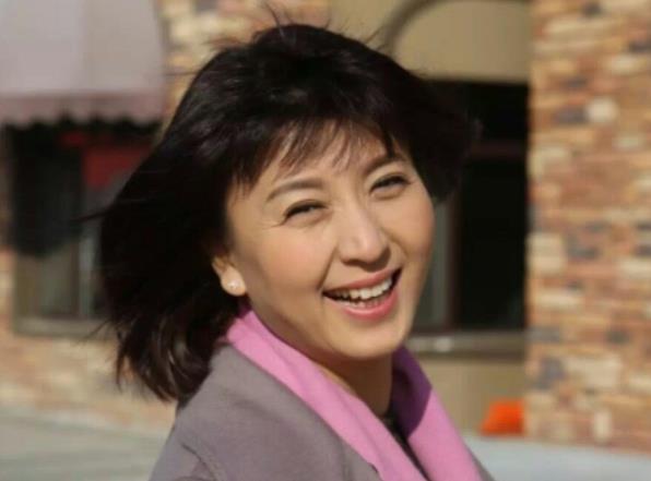 闫学晶为什么不火,闫学晶为什么是一级演员呢