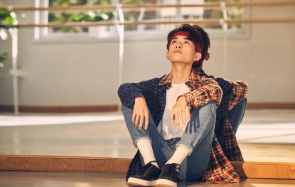 易烊千玺舞蹈老师余衍林,易烊千玺代言的手机