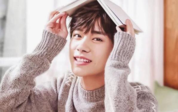 易烊千玺舞蹈老师余衍林,易烊千玺代言的手机