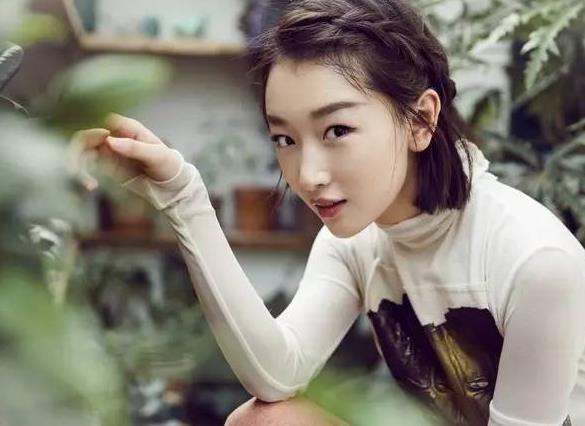 周冬雨的男朋友是谁呀,周冬雨哪里人 周冬雨的男朋友是谁呀,周冬雨哪里人