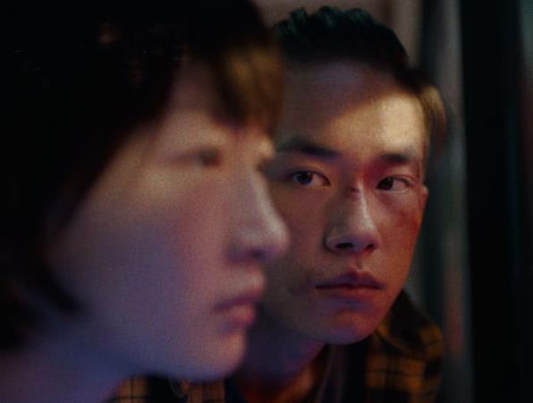 易烊千玺和周冬雨怎么了,易烊千玺周冬雨在一起了吗