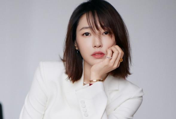 白百何为什么突然不红了,白百何为什么改名