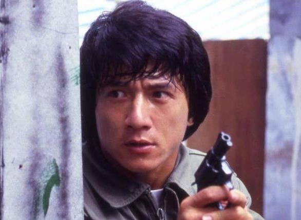 成龙为什么在国外那么火,成龙为什么叫家驹