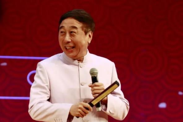 冯巩为什么不上春晚,冯巩为什么叫四爷