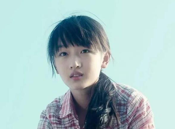 周冬雨的父母是谁,周冬雨的家境如何