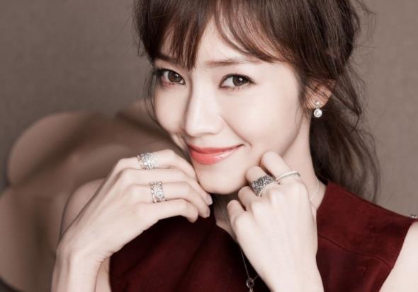 侯佩岑哪一年结的婚,侯佩岑几岁了 侯佩岑哪一年结的婚,侯佩岑几岁了