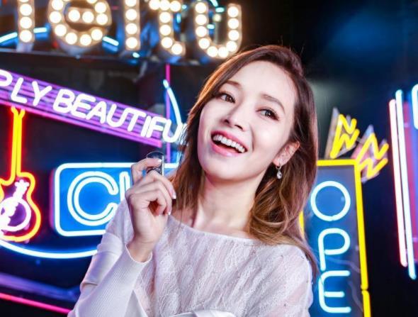 侯佩岑哪一年结的婚,侯佩岑几岁了 侯佩岑哪一年结的婚,侯佩岑几岁了