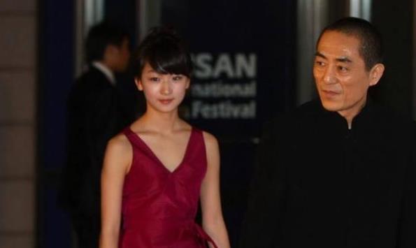 周冬雨张艺谋什么关系,周冬雨演过张艺谋什么电影 周冬雨张艺谋什么关系,周冬雨演过张艺谋什么电影