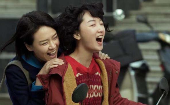 周冬雨马思纯金马红毯,七月与安生马思纯周冬雨