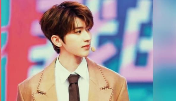 蔡徐坤理想型女友身高,蔡徐坤的全名