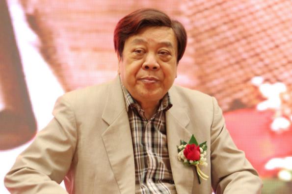 赵忠祥为什么这么出名,赵忠祥为什么有黑眼圈