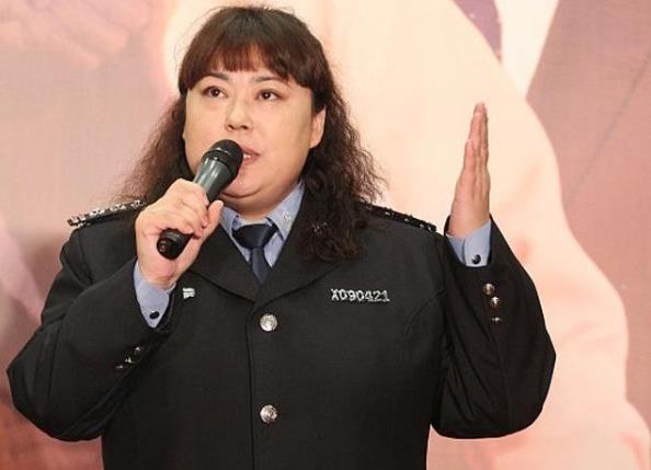 李菁菁为什么不演戏了,李菁菁为什么出国