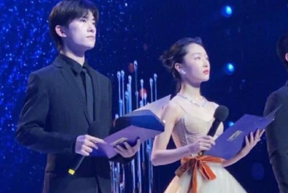 易烊千玺周冬雨之间肯定有事,易烊千玺推荐周冬雨客串