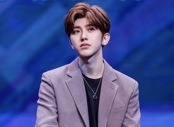 蔡徐坤的初吻给了谁,蔡徐坤姓什么名什么