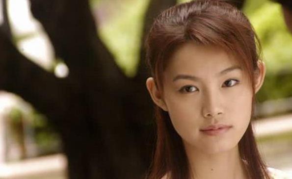 于娜为什么不红了,于娜多大了