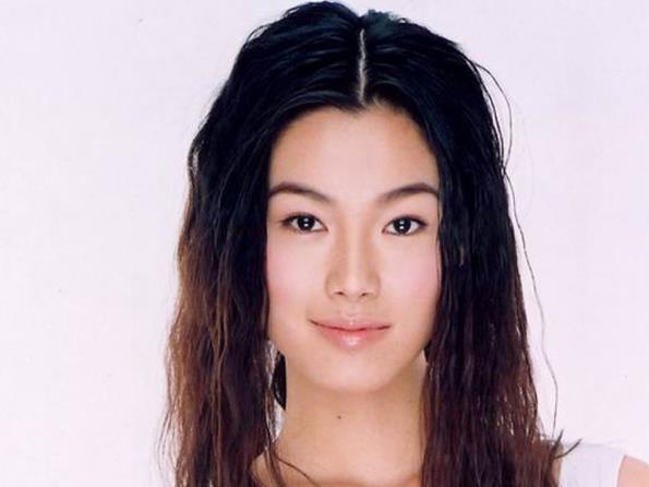 于娜为什么不红了,于娜多大了