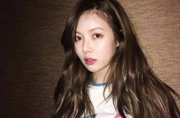 金泫雅为什么火,金泫雅年龄多大