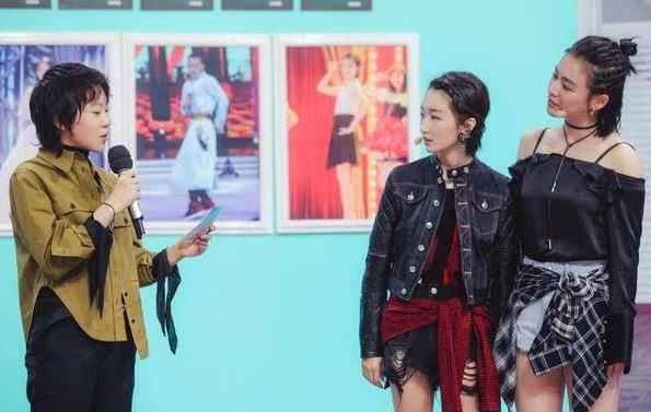 周冬雨马思纯窦靖童唱的歌,周冬雨马思纯电影名字