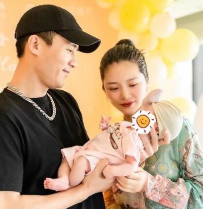 杜淳王灿为女儿举办满月派对活动,杜淳王灿综艺节目叫什么 杜淳王灿为女儿举办满月派对活动,杜淳王灿综艺节目叫什么