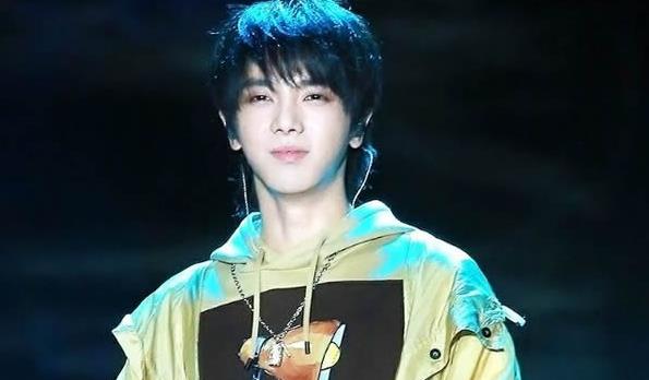 华晨宇的前女友到底是谁,华晨宇年龄出生日期 华晨宇的前女友到底是谁,华晨宇年龄出生日期