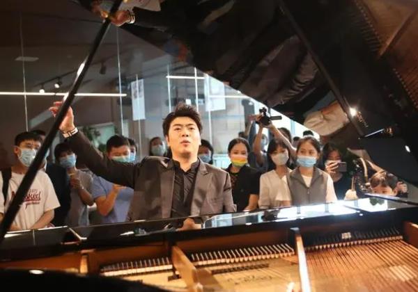 朗朗简历及原名 郎朗是哪里人