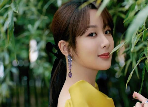 装腔启示录女主是杨紫吗 杨紫个人资料简介 装腔启示录女主是杨紫吗 杨紫个人资料简介