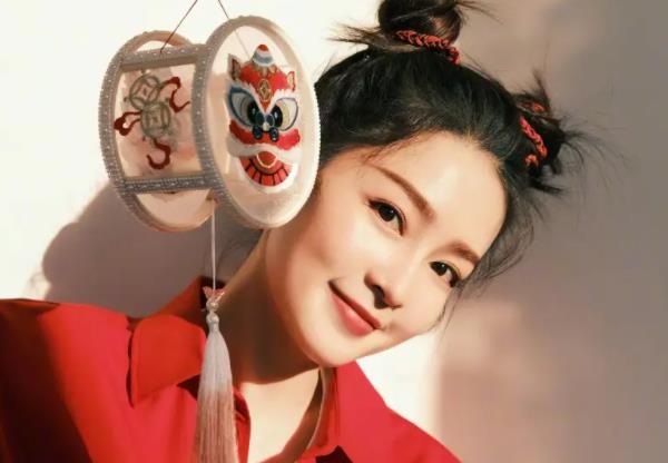 请君李一桐为什么被换 李一桐被换成李沁 请君李一桐为什么被换 李一桐被换成李沁