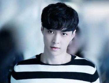 张艺兴拿到拖拉机驾照 张艺兴向往的生活是常驻嘉宾吗 张艺兴拿到拖拉机驾照 张艺兴向往的生活是常驻嘉宾吗