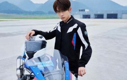 易烊千玺原名叫什么 易烊千玺时隔半年后出关 易烊千玺原名叫什么 易烊千玺时隔半年后出关