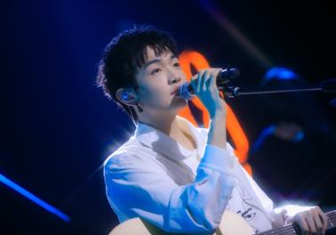 颜人中是怎么火的   颜人中个人资料