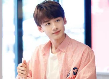 白敬亭和谭松韵是什么关系 白敬亭怎么称呼谭松韵 白敬亭和谭松韵是什么关系 白敬亭怎么称呼谭松韵