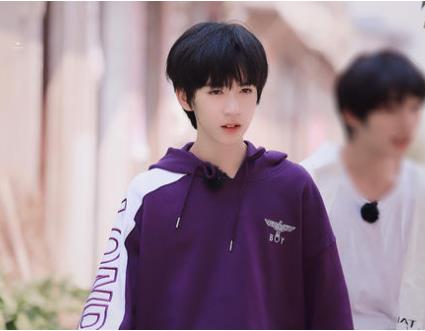 时代少年团成员贺峻霖多高 贺峻霖411事件是怎么回事 时代少年团成员贺峻霖多高 贺峻霖411事件是怎么回事